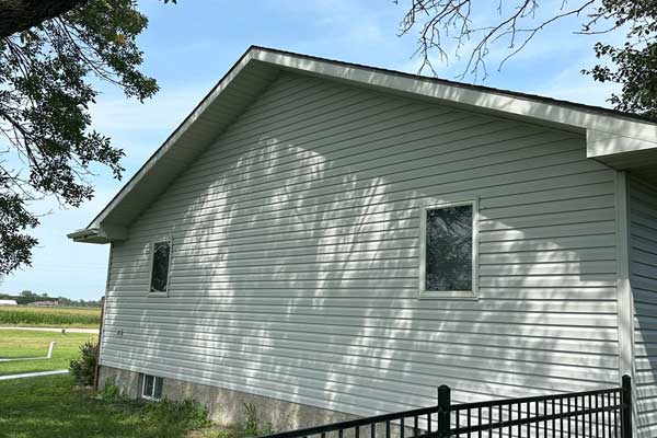 High Quality Siding Replacement Services High Quality Siding Replacement Services